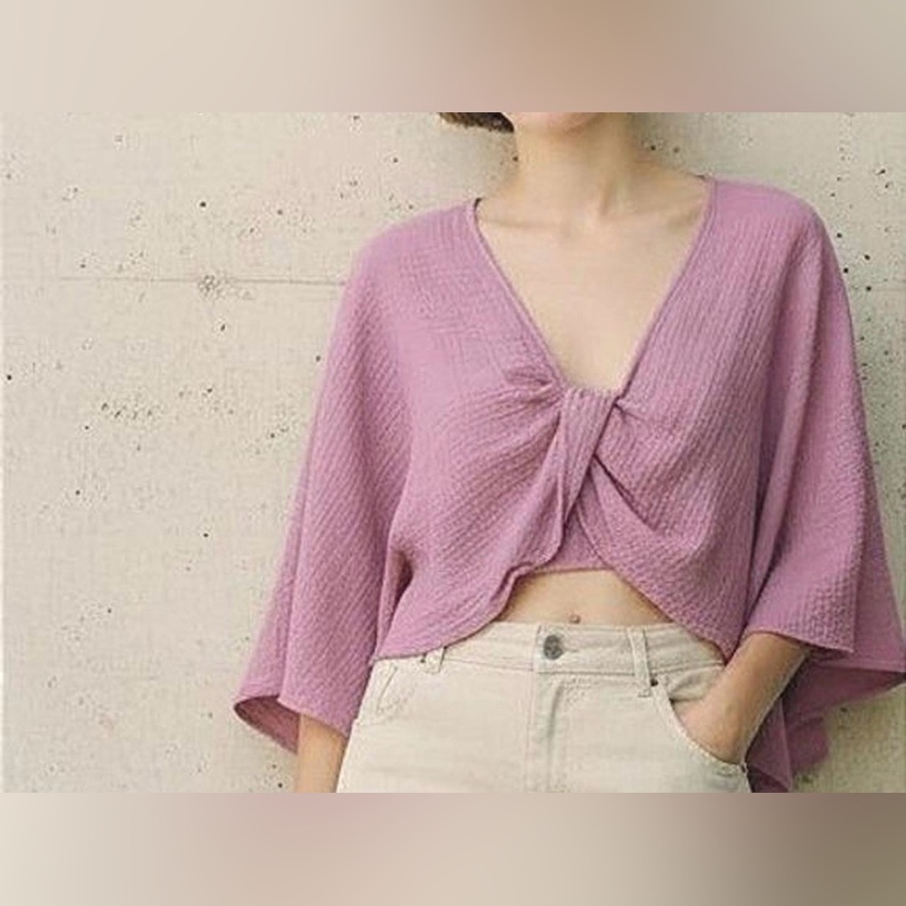 Commense gauze cropped pink top with a twist front sz XS